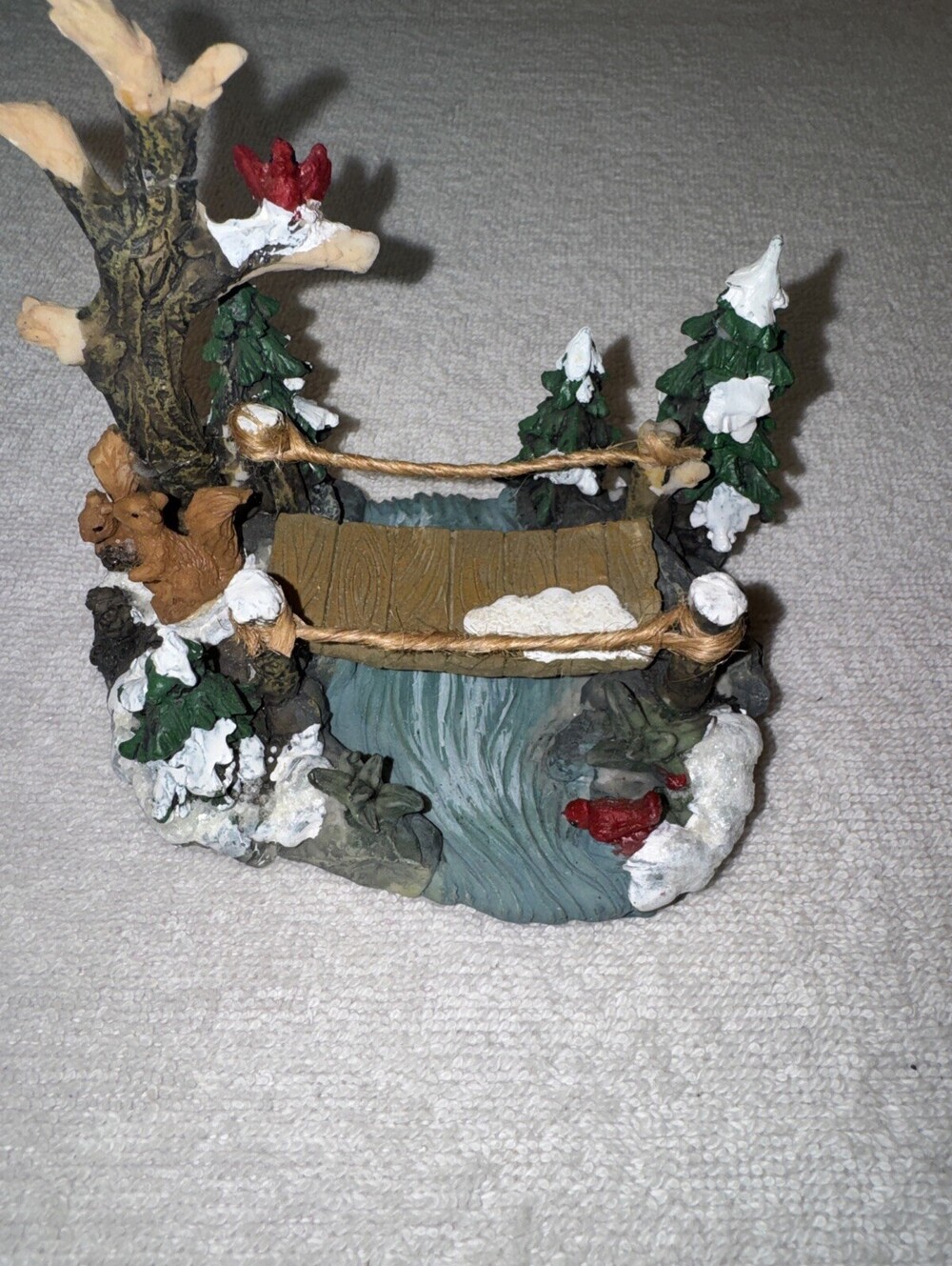 Cobblestone Corners 2003 Christmas Village Creek Resin Footbridge Cardinals Snow